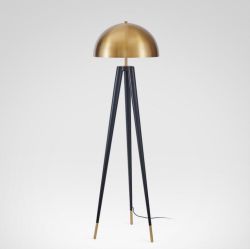 Tripod floor lamp